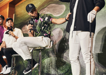 Stephen Curry Presents Under Armour’s New Range Unlimited Golf Collection