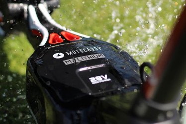 Behold of Motocaddy’s Luxury M-Tech Trolley!